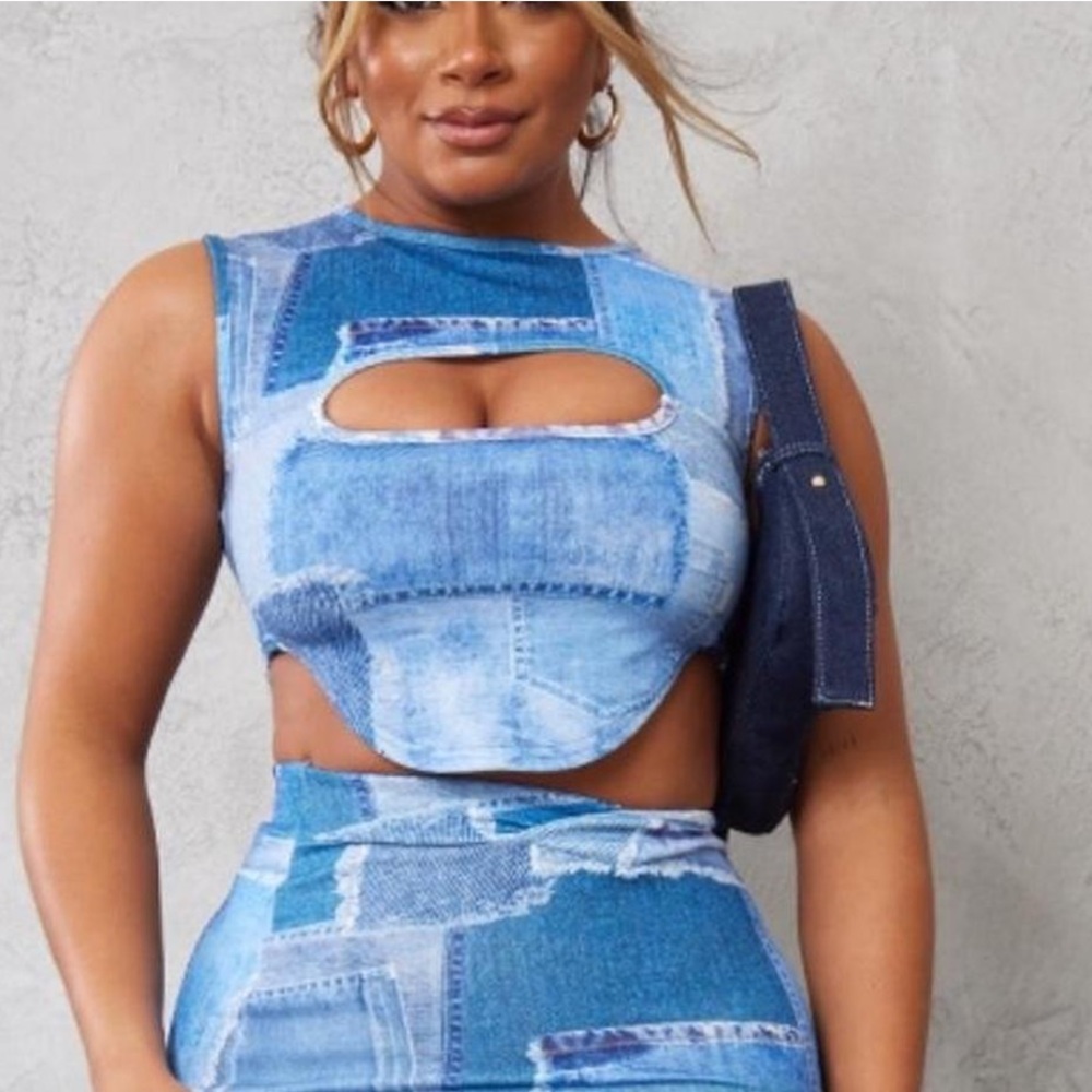 NWT PrettyLittleThing Shape Women's Blue Crop-top size 10